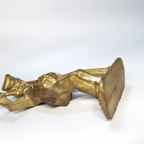 Solid Brass Statuette of Drunk Man Leaning on a Lamppost - Picture 8 of 9